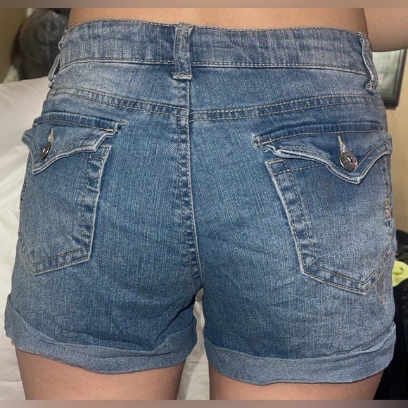Vintage Mudd jean shorts - Picture 2 of 6